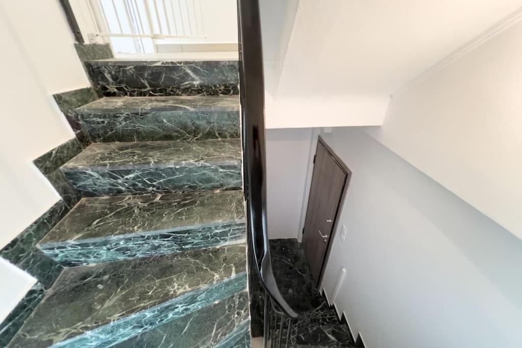 Spacious Penthouse Near Downtown Athén Kültér fotó