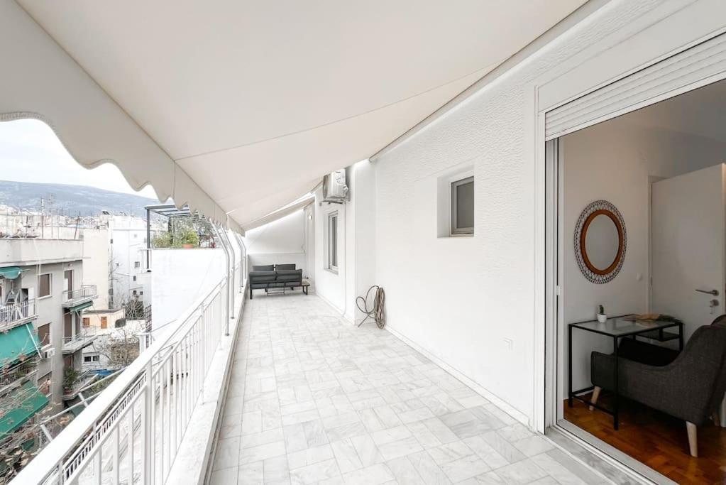 Spacious Penthouse Near Downtown Athén Kültér fotó