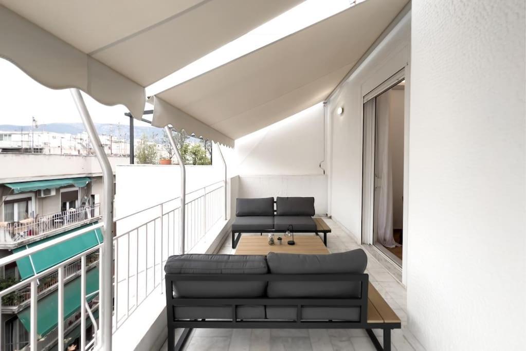 Spacious Penthouse Near Downtown Athén Kültér fotó